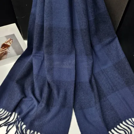 Cross-border wholesale of scarves, e-commerce live streaming supply chain, vintage large checkered scarves in stock Cross-border wholesale of scarves, e-commerce live streaming supply chain, vintage large checkered scarves in stock